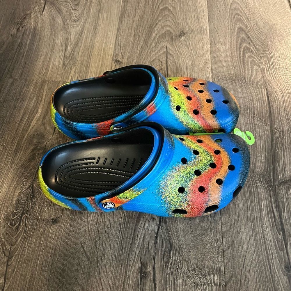 Crocs Kids' Classic Tie Dye Adult Clogs - Picture 3 of 5